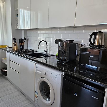 Apartament Dem Radulescu Langa Strand Râmnicu Vâlcea Екстериор снимка